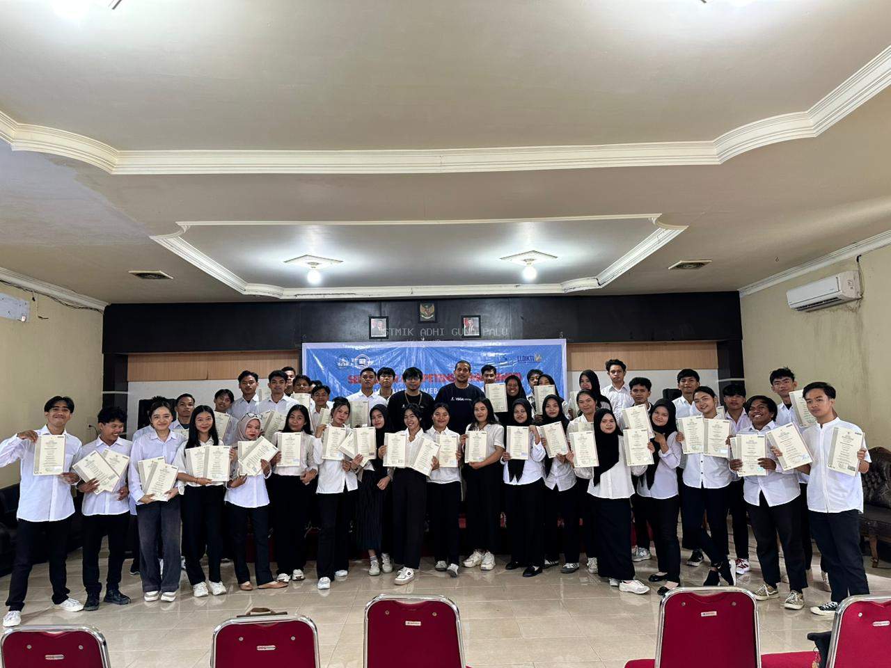 Sebanyak 71 Mahasiswa STMIK Adhi Guna Menerima Sertifikat Kompetensi dari BNSP  